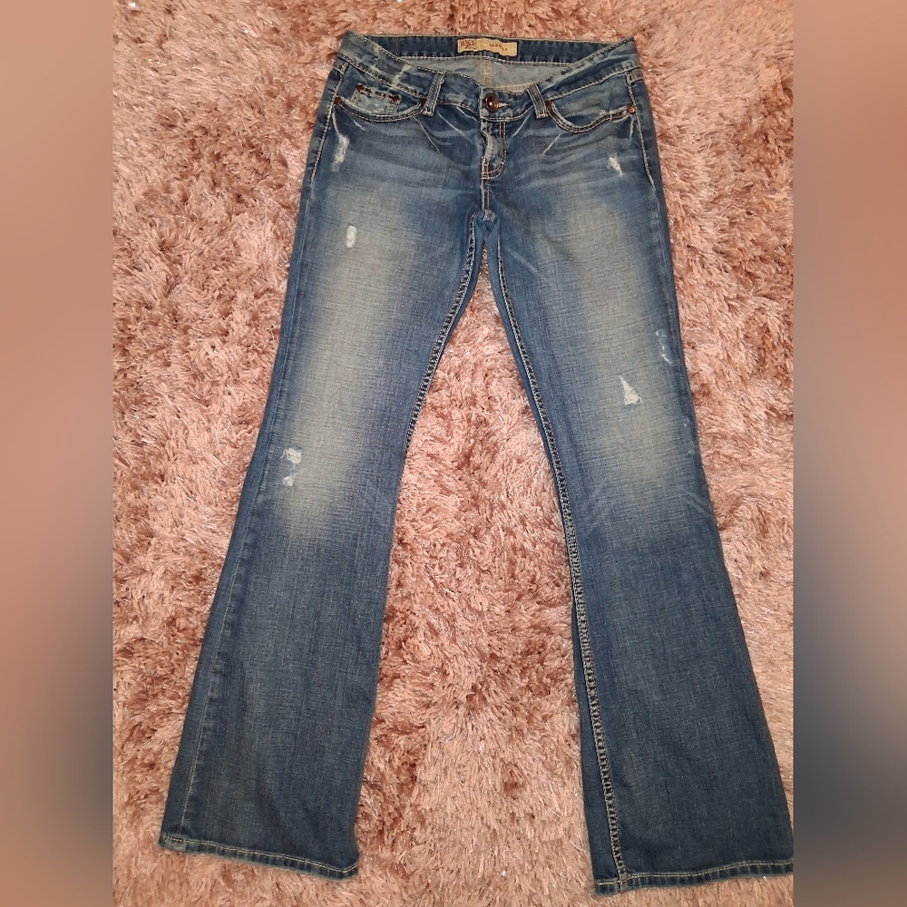 BKE Women's Light Blue Jeans with Subtle Distressing
